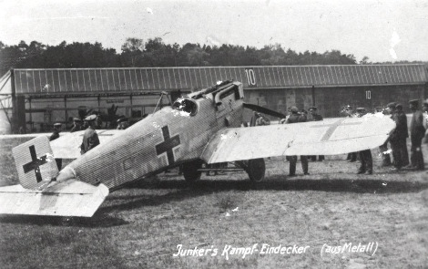 Junkers_D.I_German_First_World_War_all-metal_fighter.jpg