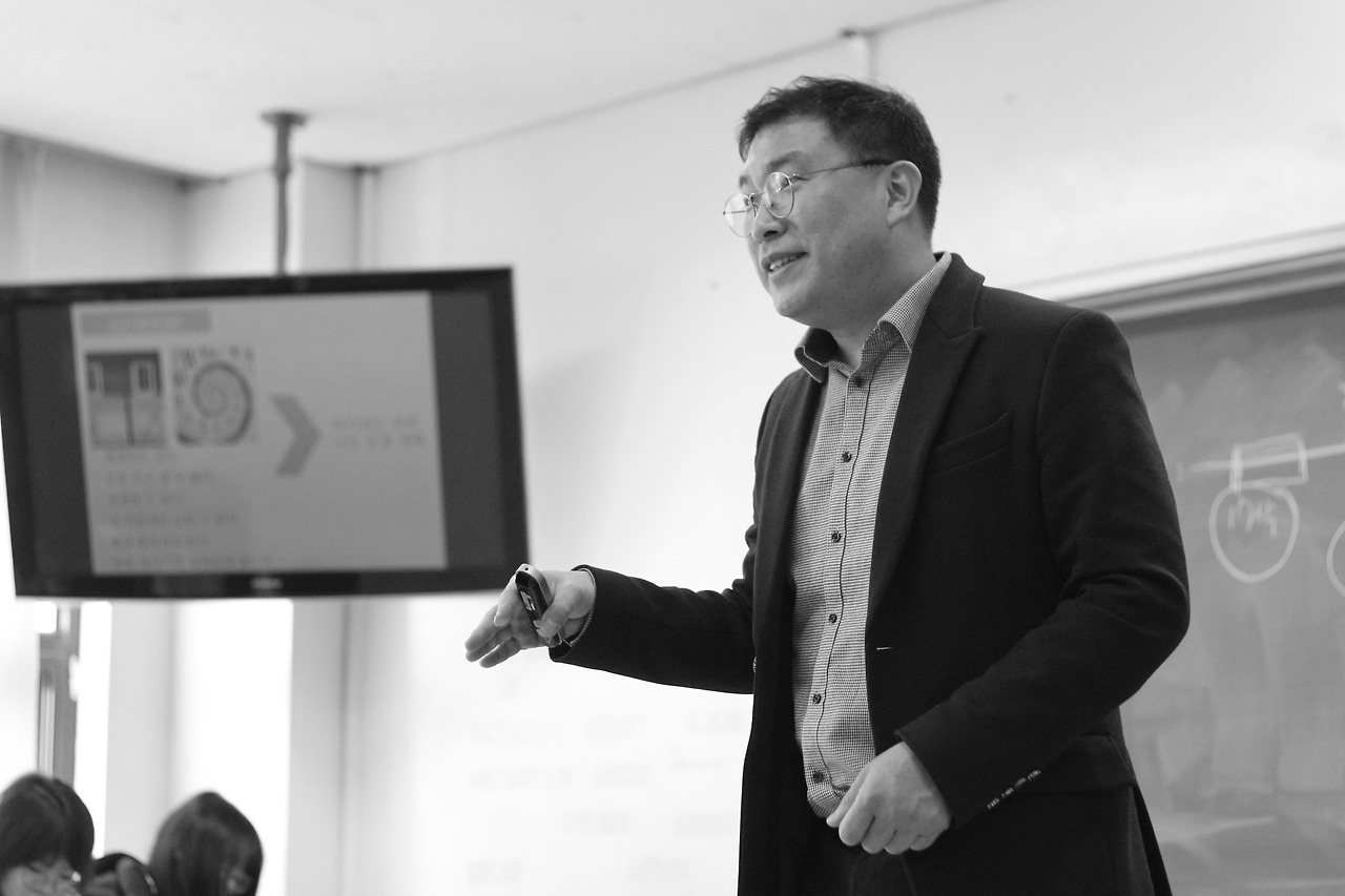 조석중 강의사진.jpg