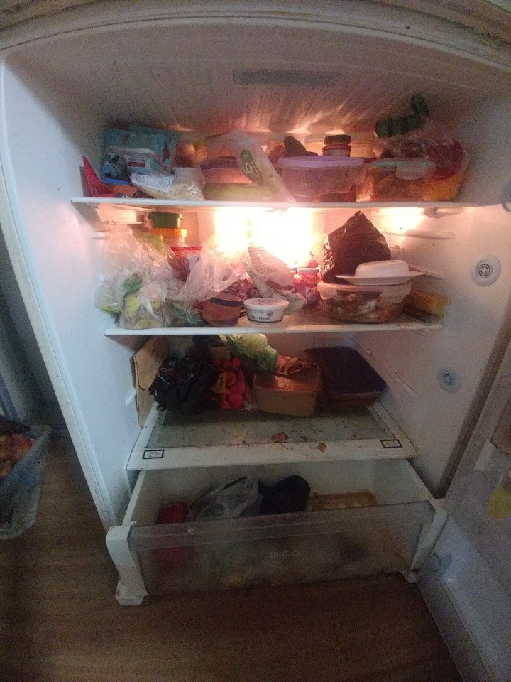 20190725 냉장실 비포.jpg