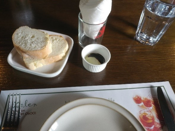 20180507 젤렌 식전빵.jpg