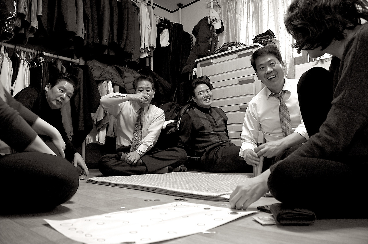 가족 (A Family, Seoul, Korea).jpg