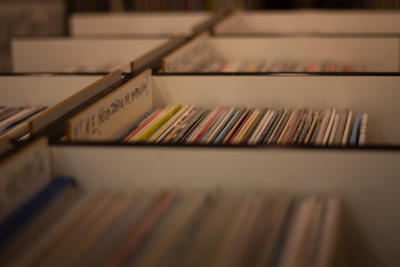 record-shop-9180482_1280.jpg
