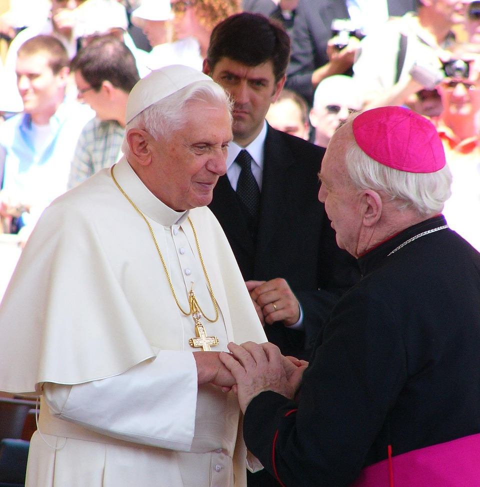 pope-benedict-1036041_1280.jpg