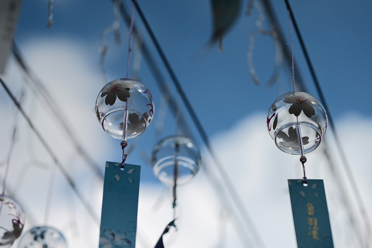 wind-chimes-8320493_1280.jpg