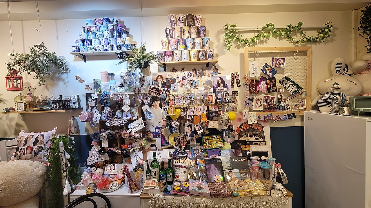 오마이걸_오마이걸 미라클_오마이걸 생일카페_오마이걸 김미미 생일카페_오마이걸 김미현 생일카페_아이돌 생일카페투어 (26).jpg