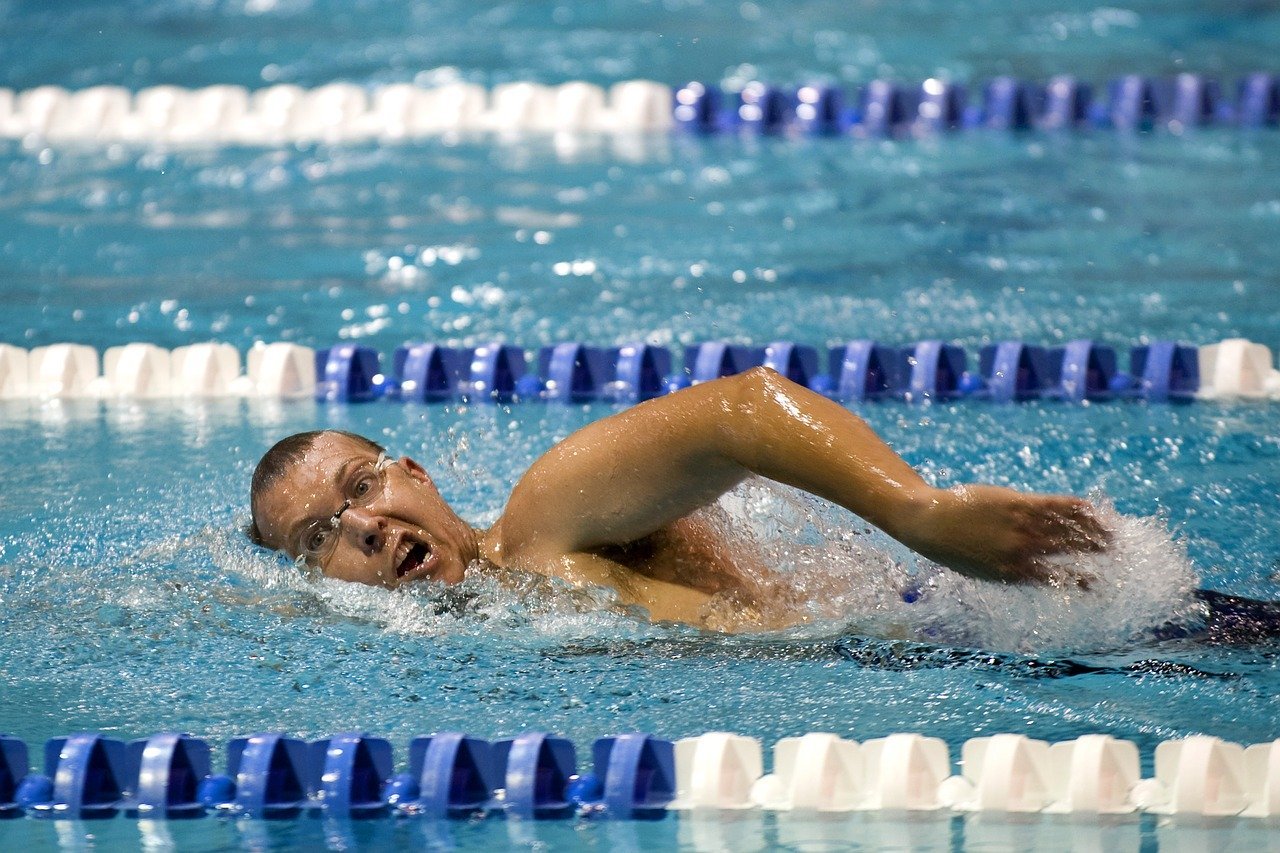 swimmer-659906_1280.jpg