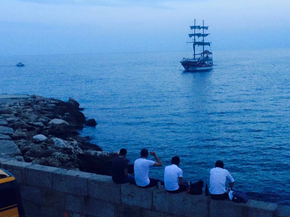 칼레이치 항구의 저녁.jpg