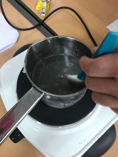 비누 베이스 녹은 모습.jpg