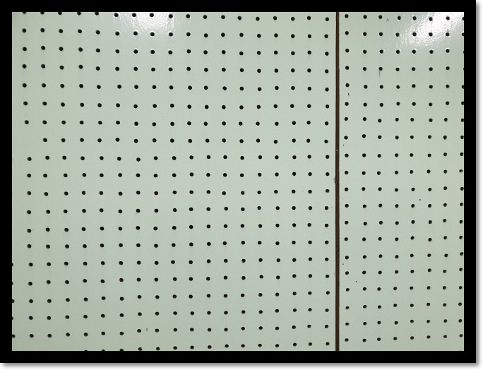 서울여행20200114_170213고문소리 흡수하는 벽구멍.jpg