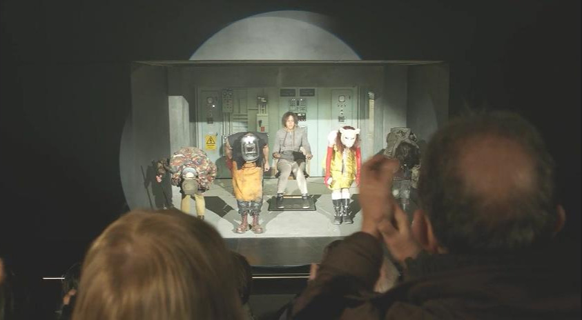 Season2.BLACK MIRROR.2.White Bear 화이트 베어.mp4_20190630_211309.838.jpg