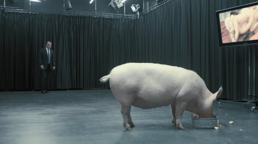 Season1.BLACK MIRROR.1.The National Anthem 공주와 돼지.mp4_20190626_172626.170.jpg