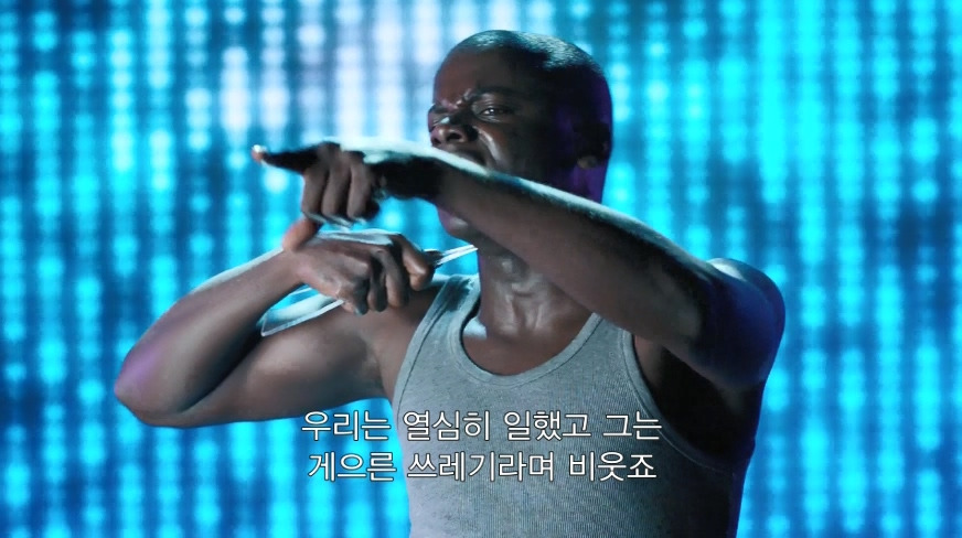 Season1.BLACK MIRROR.2.Fifteen Million Merits 핫샷.mp4_20190627_144103.690.jpg