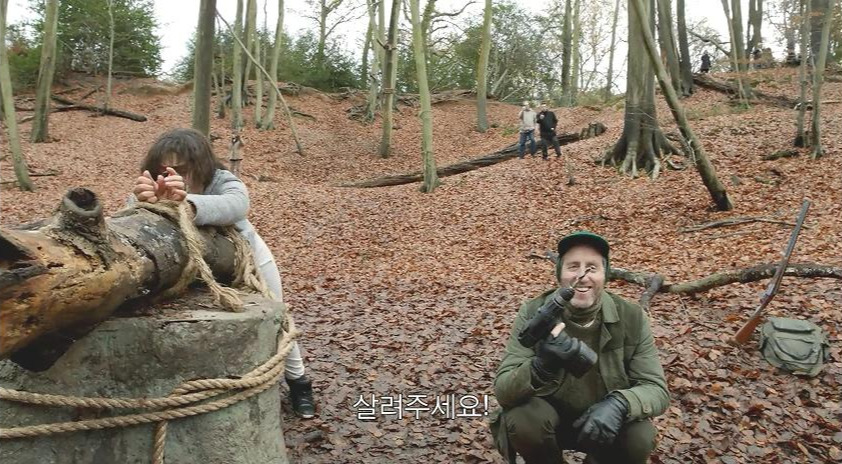 Season2.BLACK MIRROR.2.White Bear 화이트 베어.mp4_20190630_213610.946.jpg