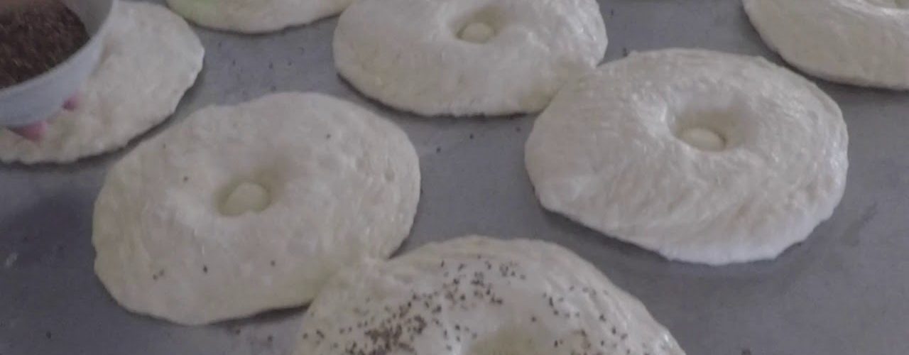 how-to-enjoy-uzbek-bread-lepyosh-1280x500.jpg