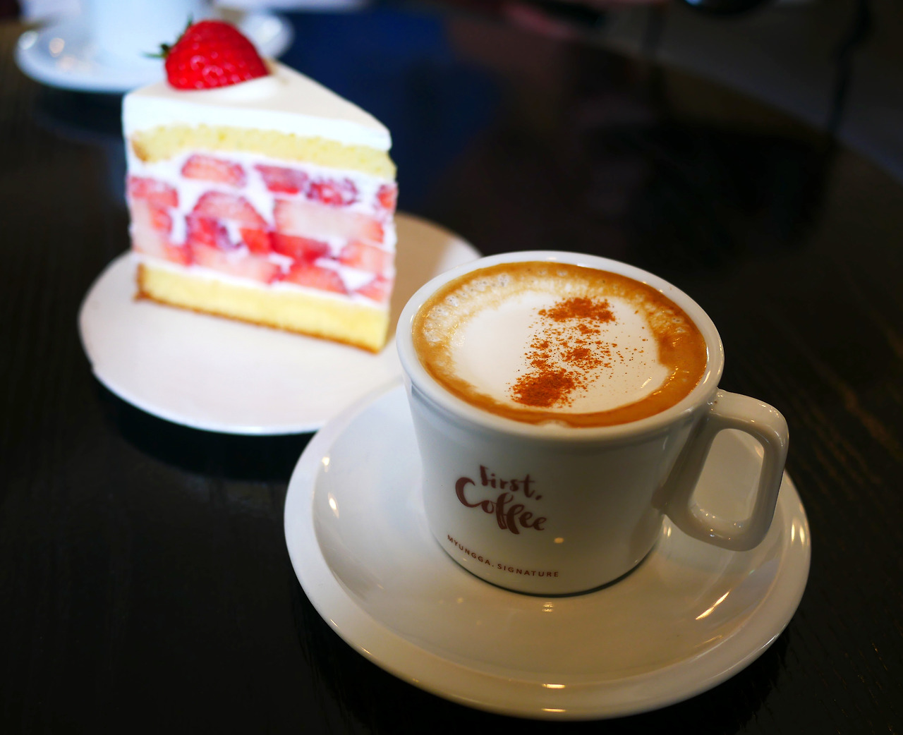 대구 커피명가 수제 딸기케이크.jpg