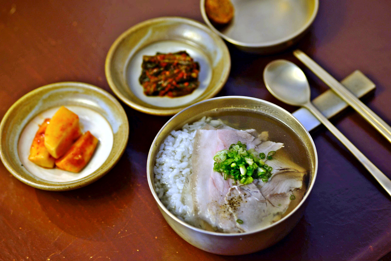 옥동식 곰탕과 김치.jpg