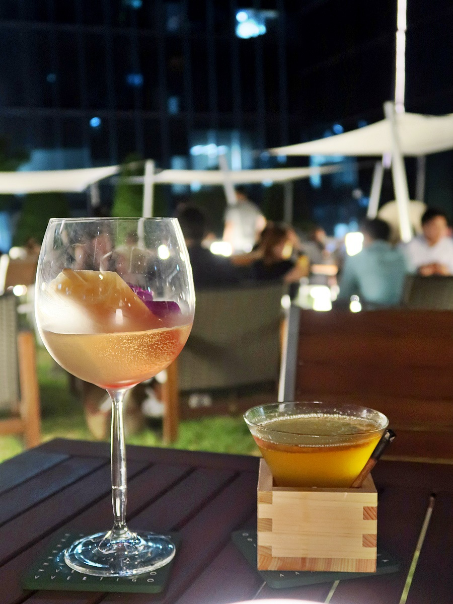 콘래드버티고_칵테일.jpg