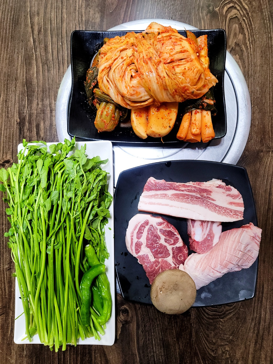 다람 숯불구이 한상.jpg