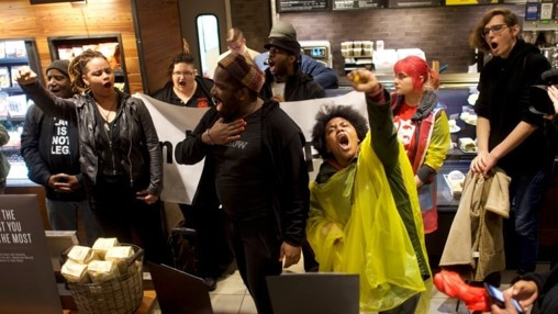 스타벅스 시위.jpg