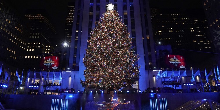 rockefeller-christmas-tree-today-main-191021_962218b8952b9334d0fb1ebe0fe63e74.fit-760w.jpg