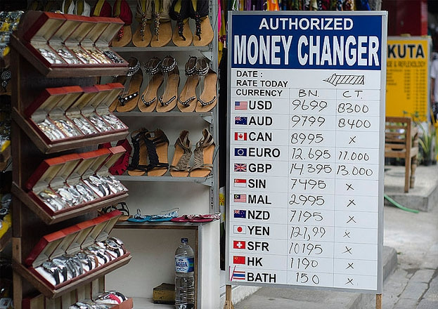 bali money changer.jpg