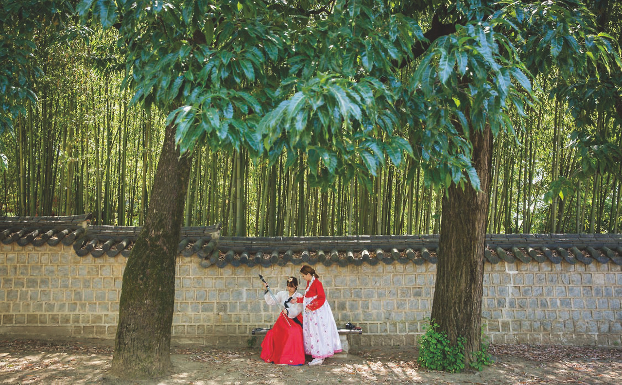 경기전_한복 ⓒ Jeonju City.jpg