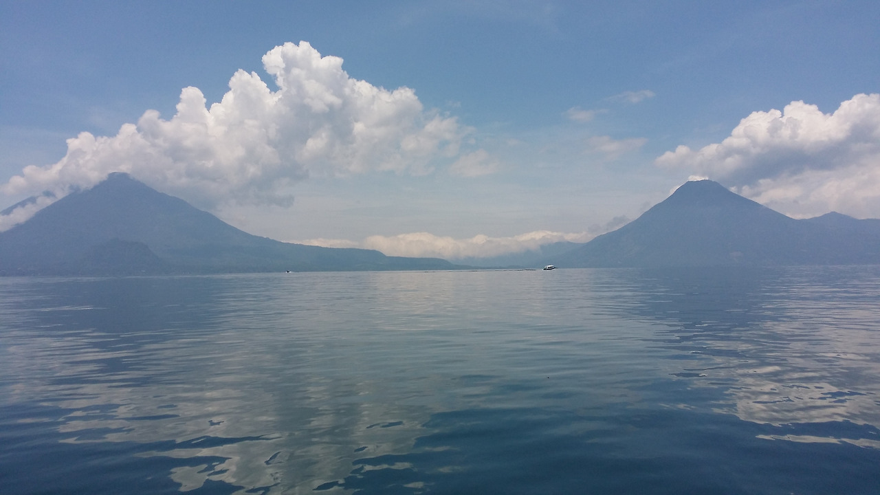 수상택시 란차위에서본 화산.jpg