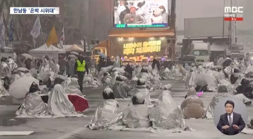 키세스 시위대 (1).jpg