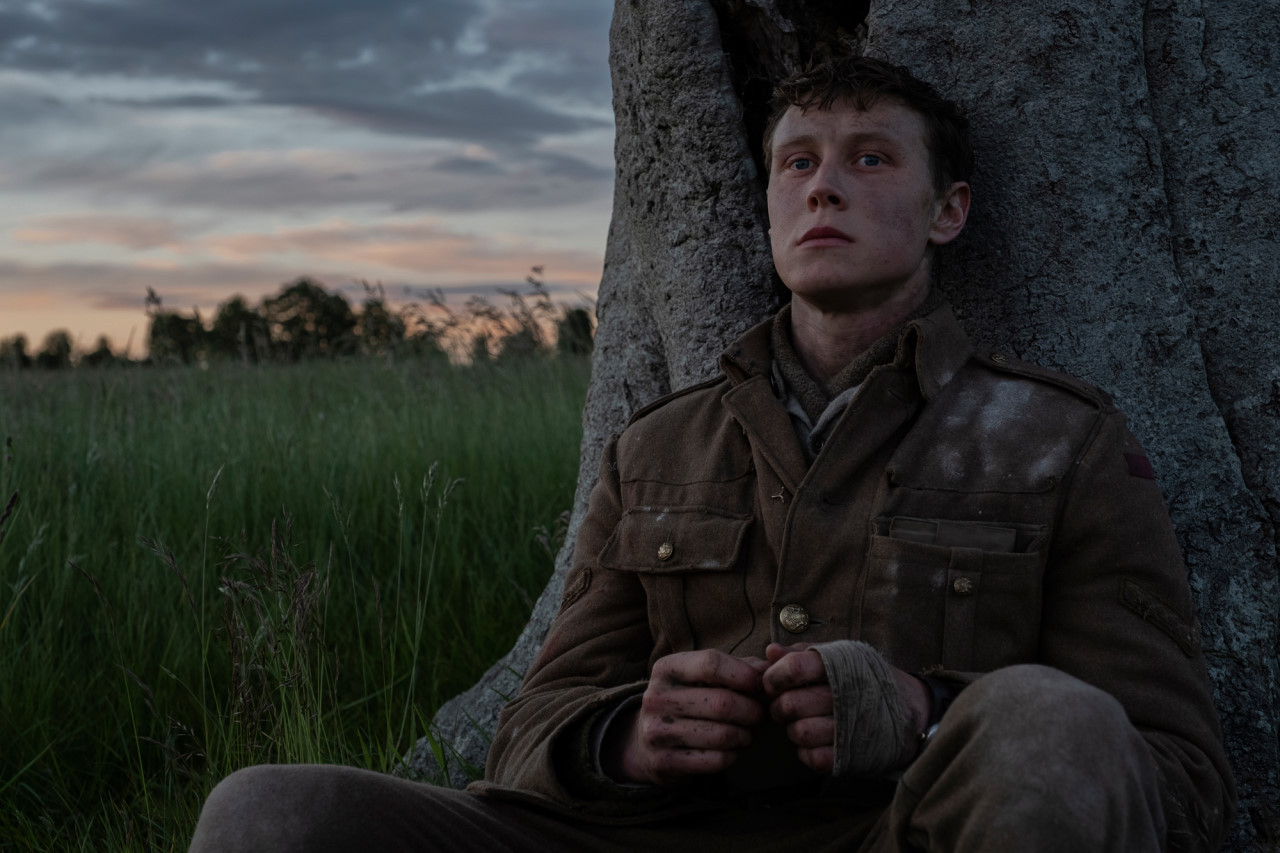 나무에 휴식을 취하는 스코필드.jpg