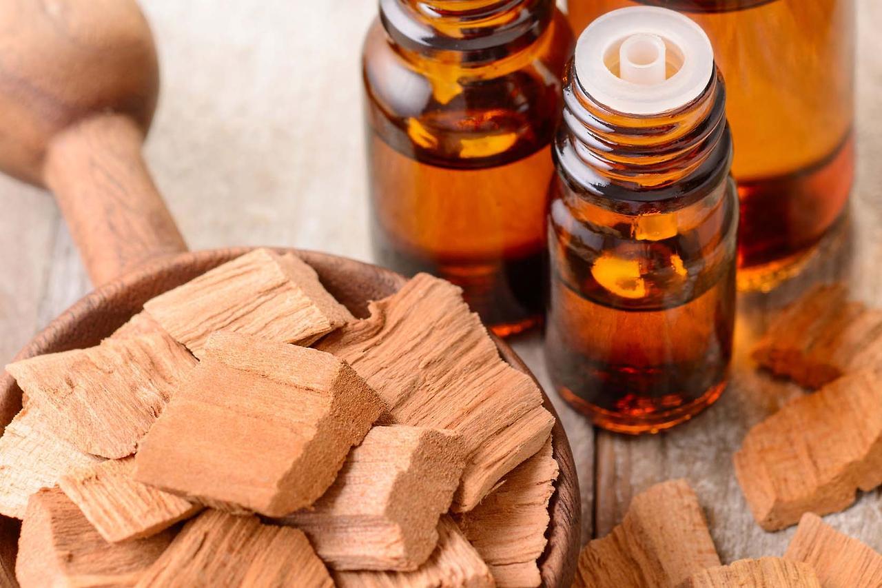 sandalwood_essential_oil.jpg