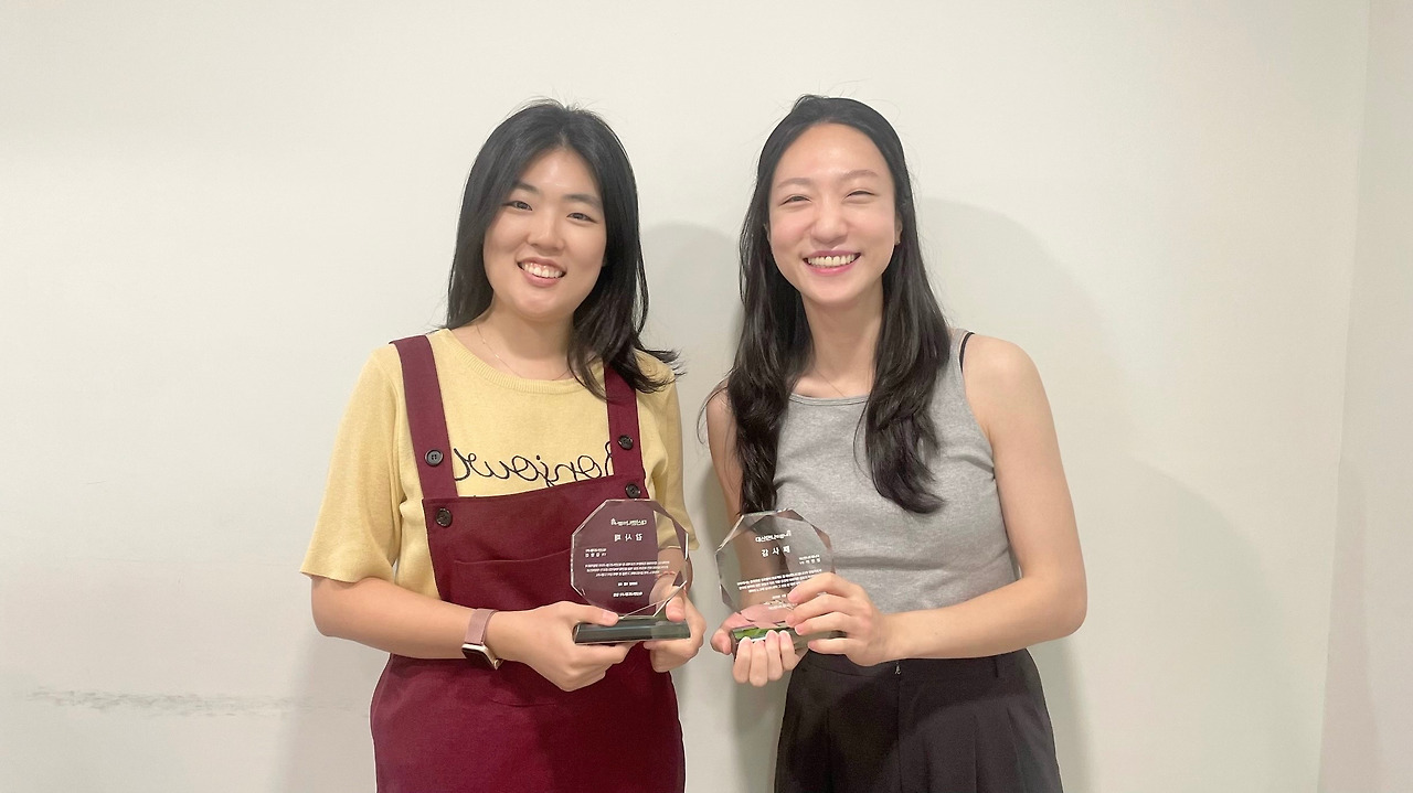 창립자 명패 - 좌우반전 (글순서 일치).jpg