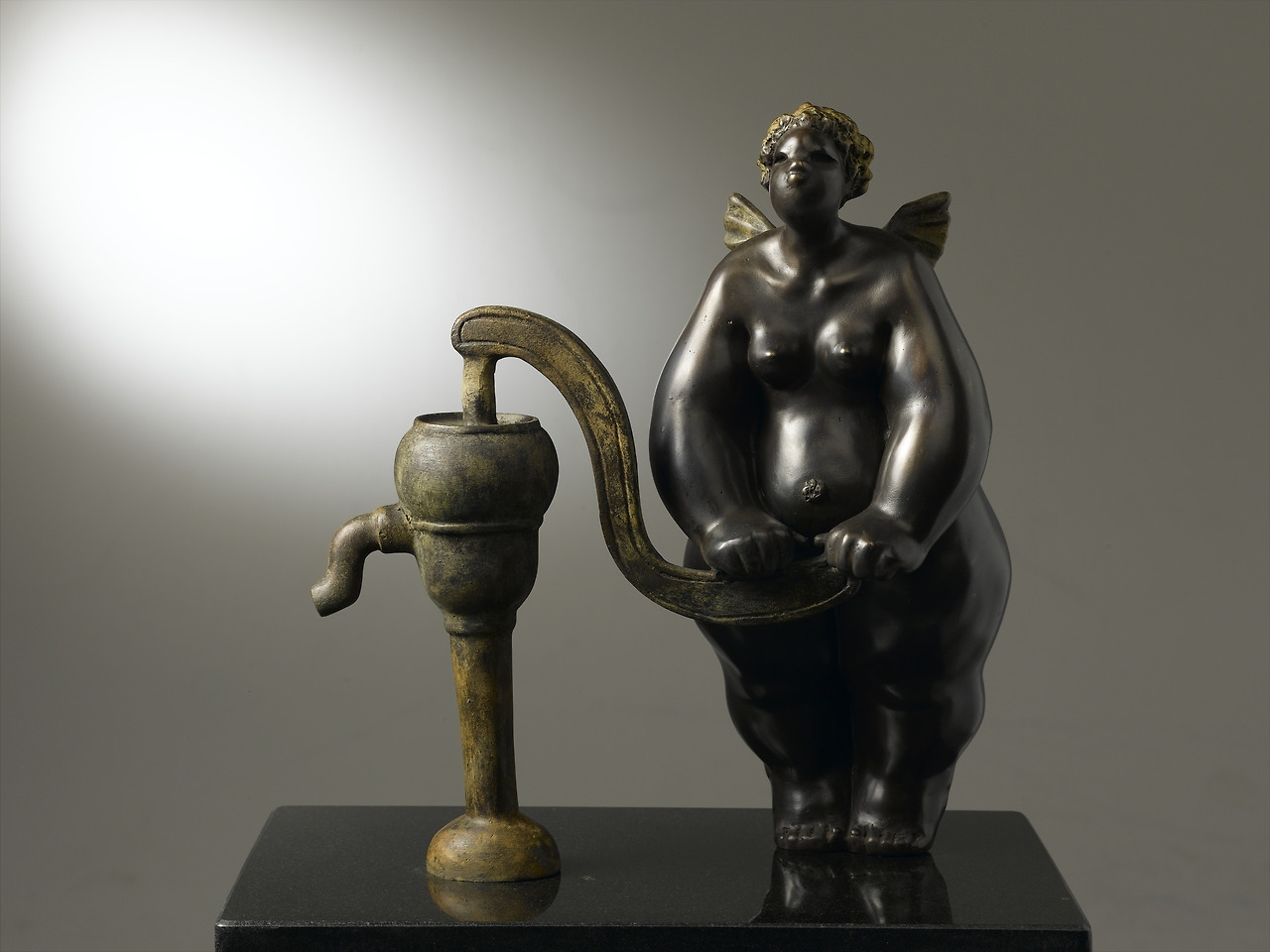a샘 솟는 기쁨  35x18x37cm  Bronze 2008.jpg