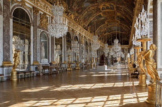 15 640px-Chateau_Versailles_Galerie_des_Glaces.jpg