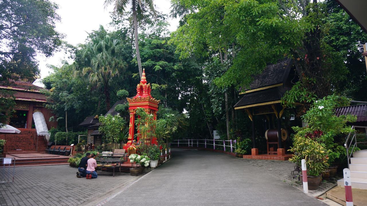 치앙라이사원.jpg