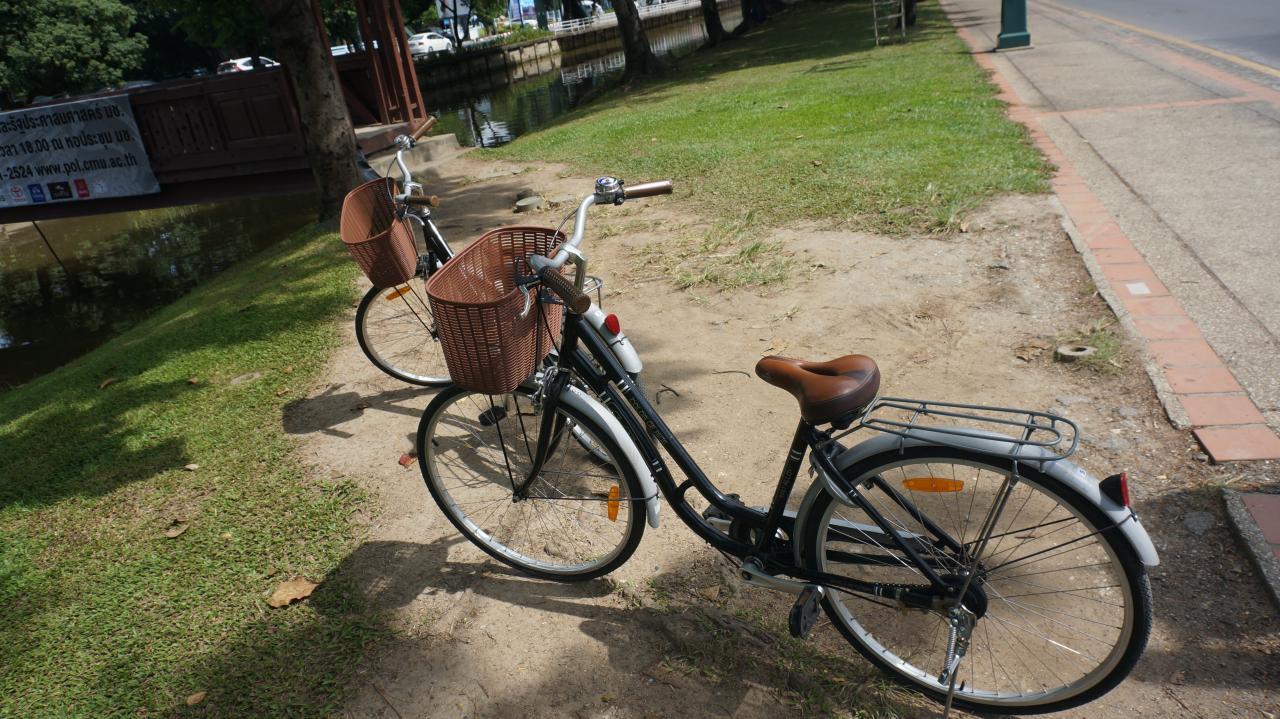 해자앞자전거.jpg