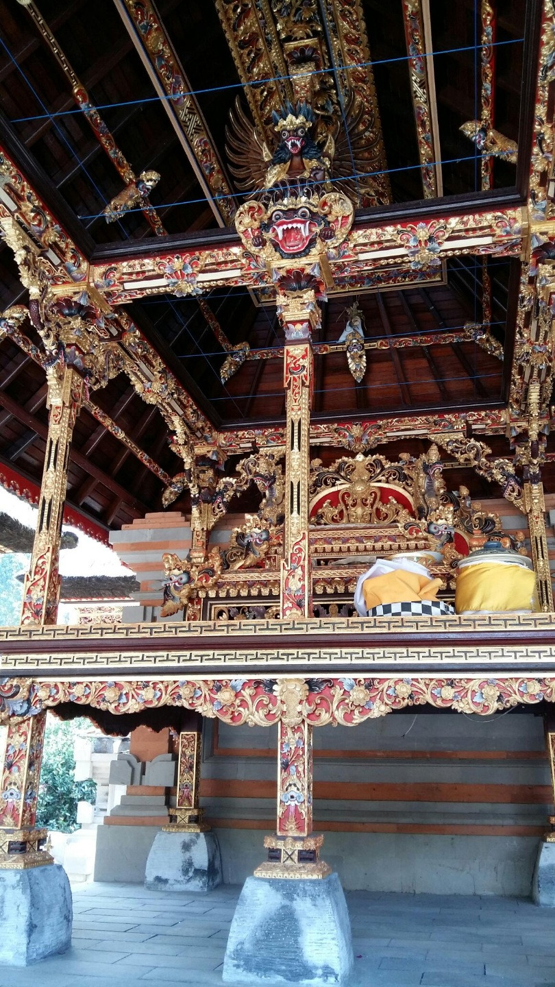 띠르따 엄뿔.jpg