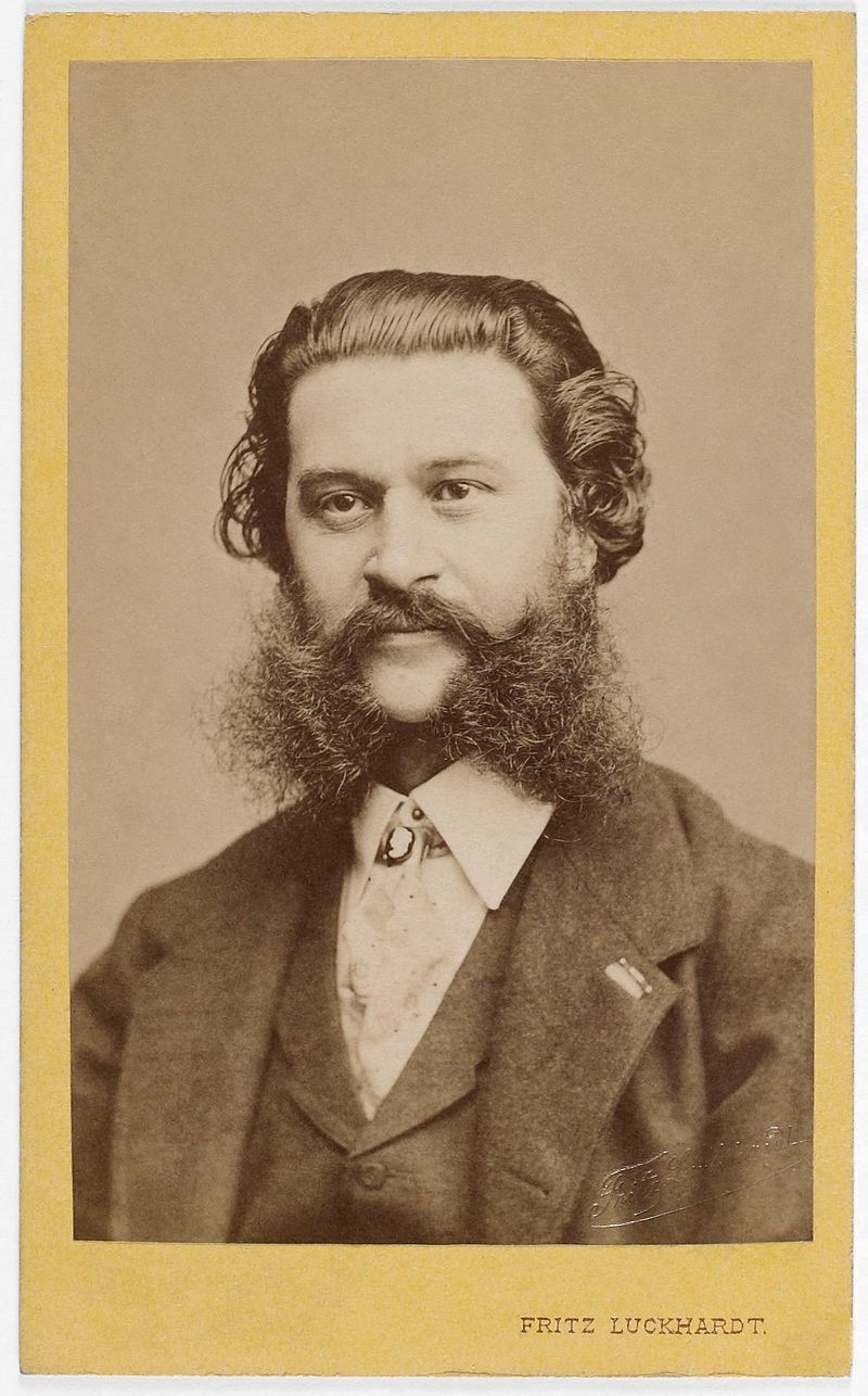 800px-Johann_Strauss_II_by_Fritz_Luckhardt.jpg