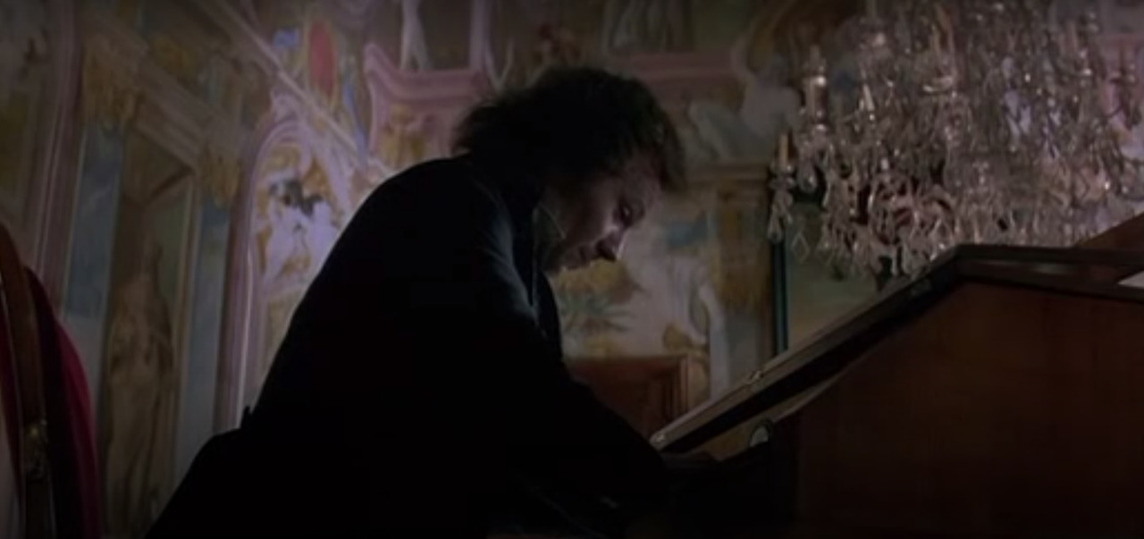 비창 연주 장면.jpg