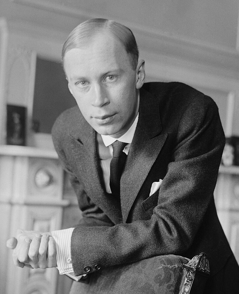 Sergei_Prokofiev_circa_1918_over_Chair_Bain.jpg