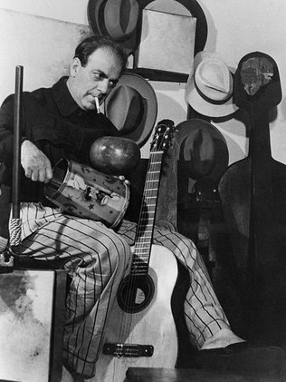 04.여러 악기를 잘 다뤘던 빌라 로부스.jpg