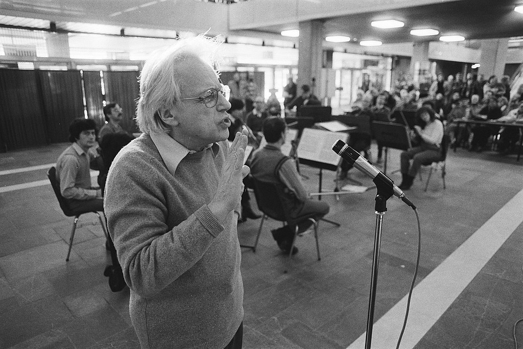 1024px-Compnist_Gyorgy_Ligeti_,_tijdens_repetitie,_Bestanddeelnr_932-8518.jpg