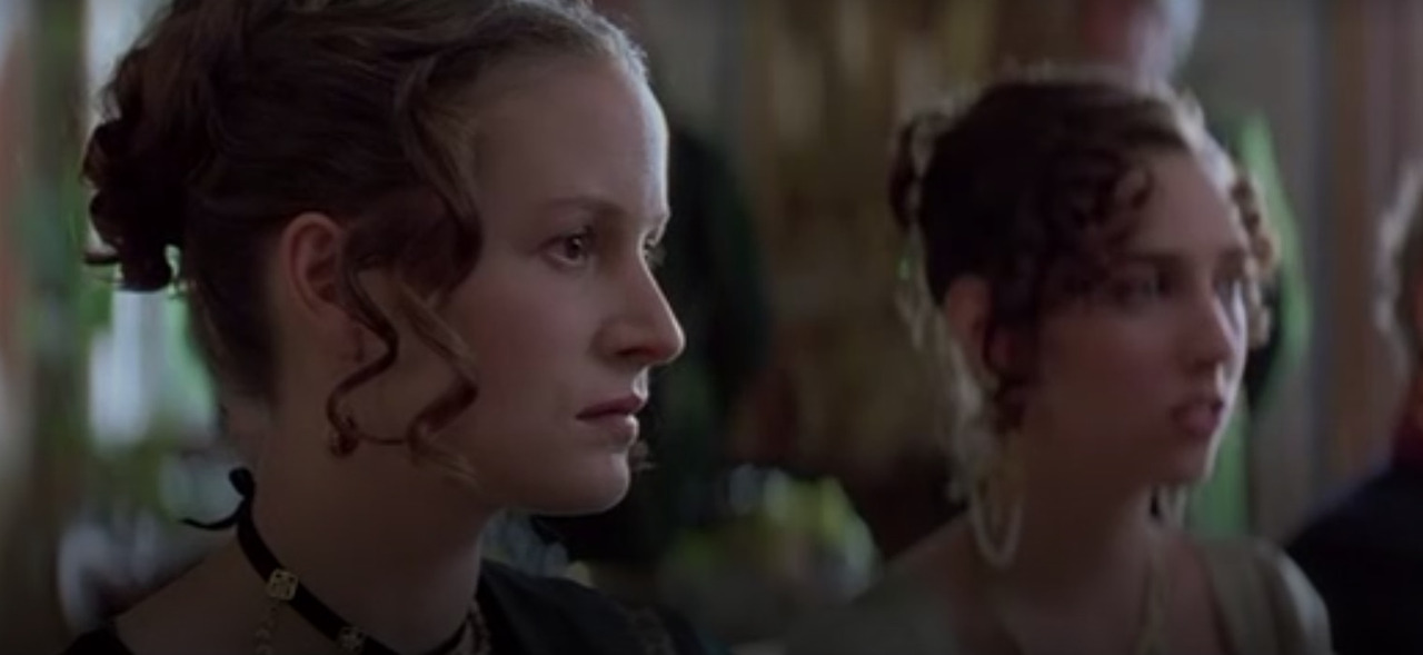 비창 연주 장면 중 자매.jpg