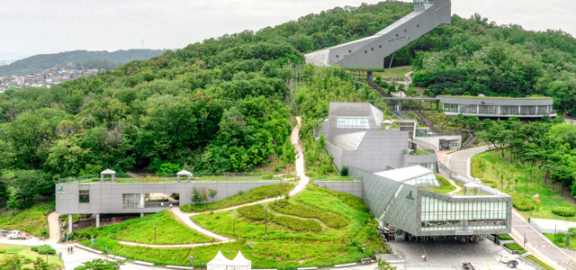 꿈의 숲 아트센터 외관.jpg
