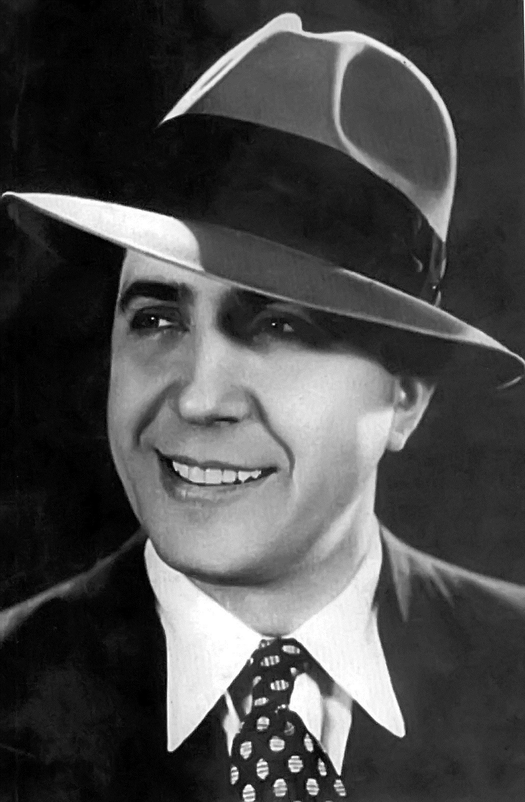 Carlos_Gardel,_Argentine_tango_singer,_portrait.jpg