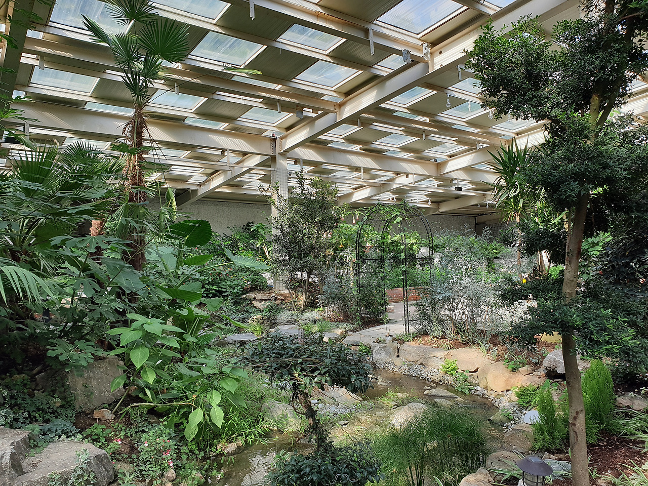 커피_카페_오랑주리_양주_마장호수_출렁다리_자연 (8).jpg