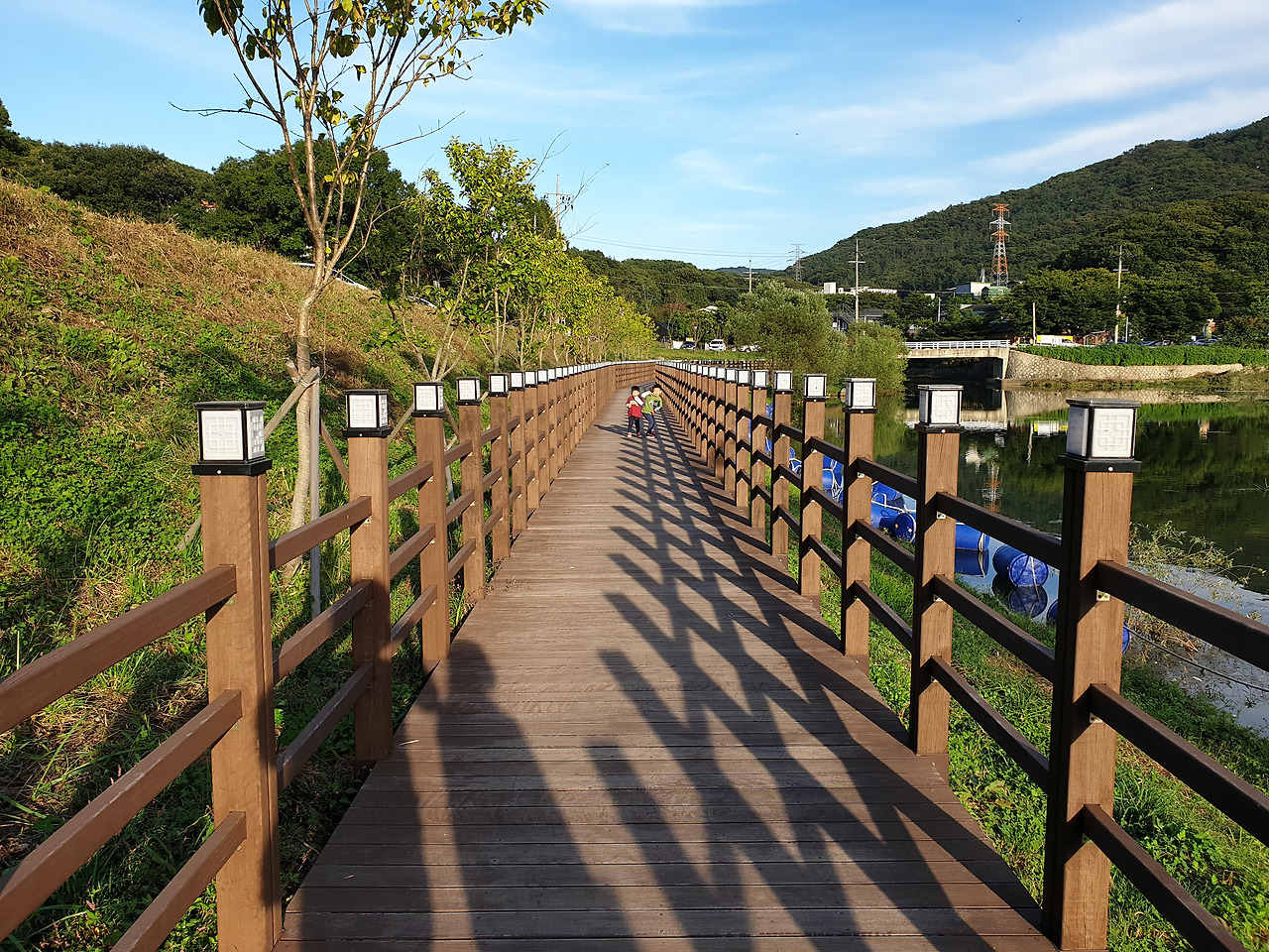 커피_카페_오랑주리_양주_마장호수_출렁다리_자연 (18).jpg