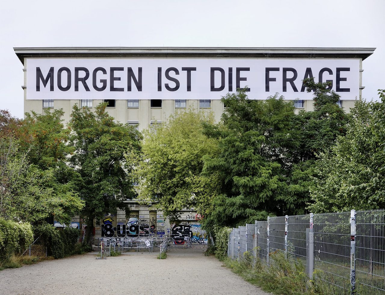 2_RIKRIT TIRAVANIJA, Untitled (Morgen ist die Frage), 2020 (in situ installation). Studio Berlin : Boros Foundation, Berghain, Berlin 2020. Photo- © Noshe.jpg