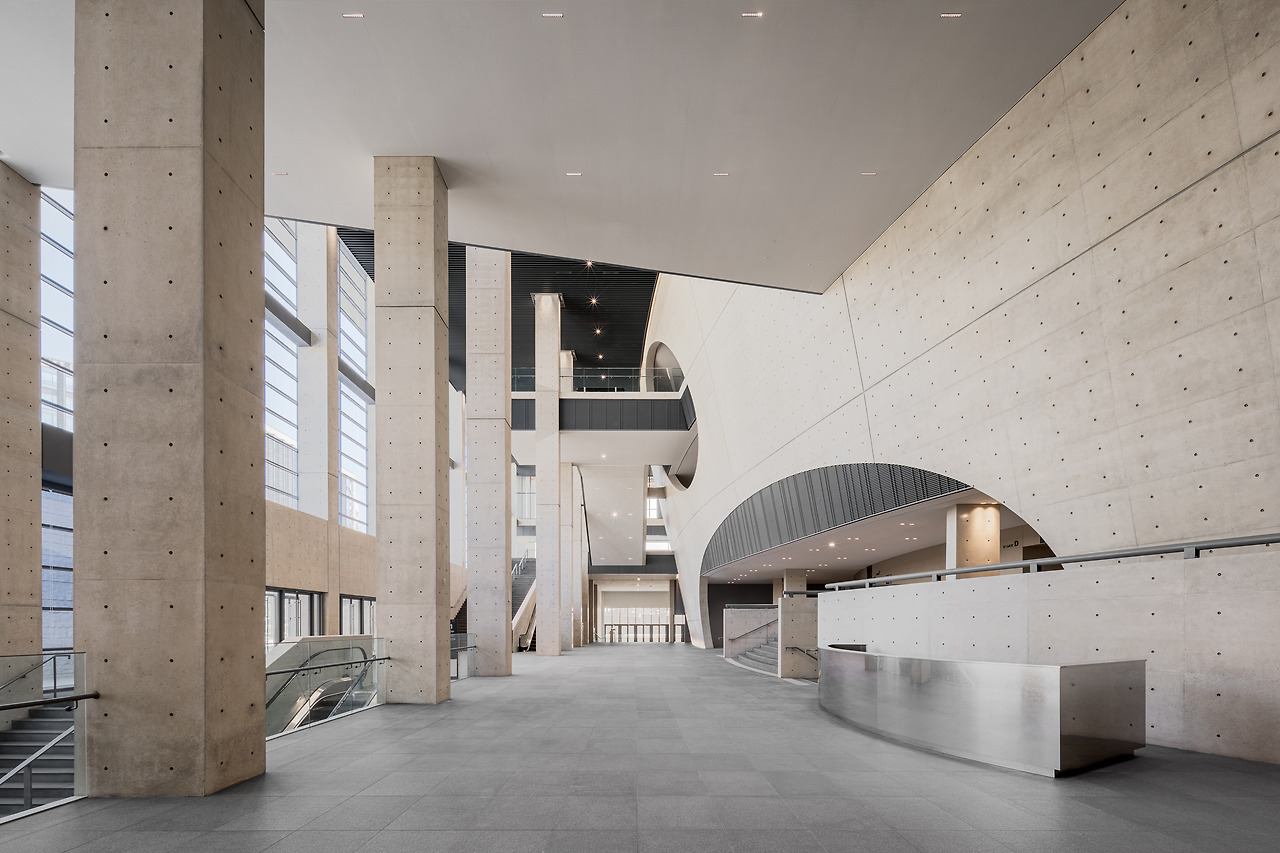 로비 (게이트 아크) 1BAE4280_RS photo by BaeJihun, LG Arts Center.jpg