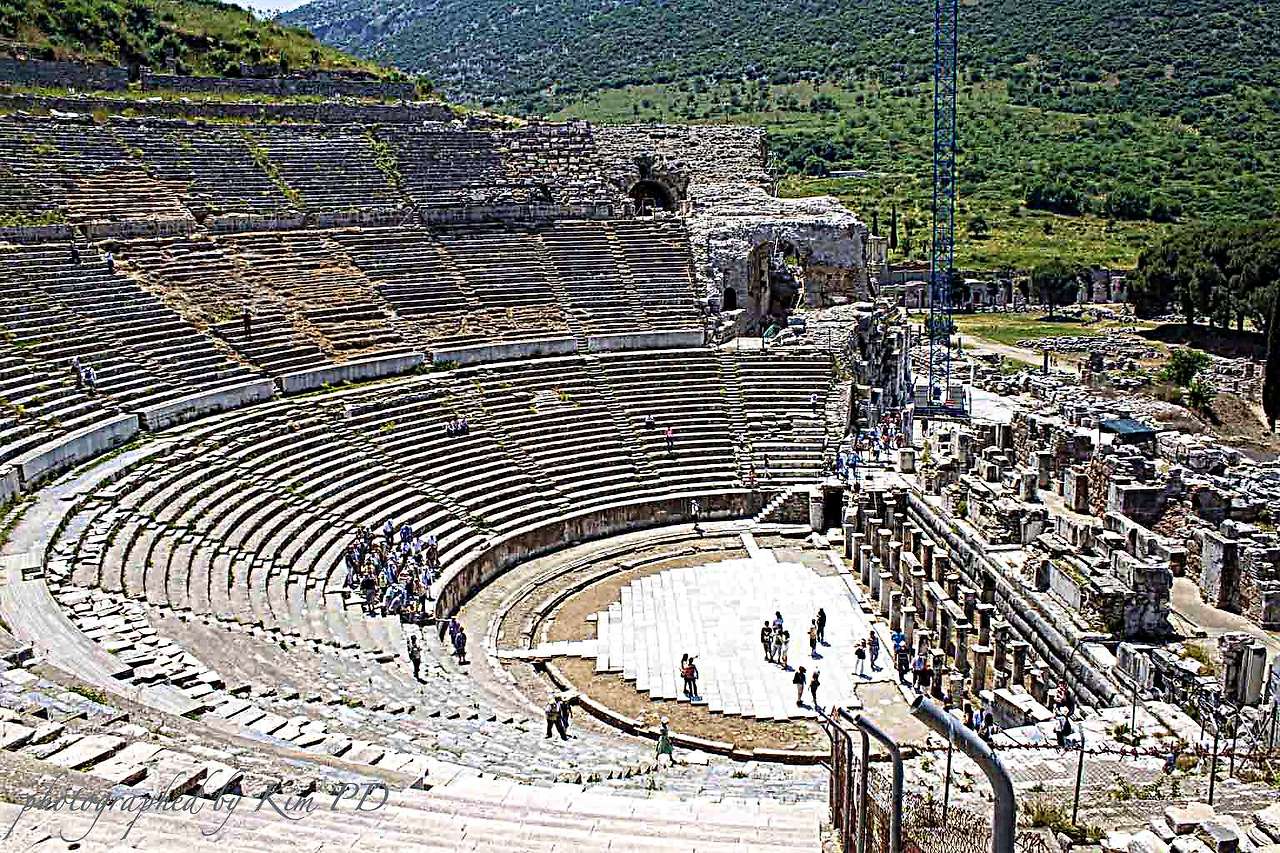 ephesus01.jpg