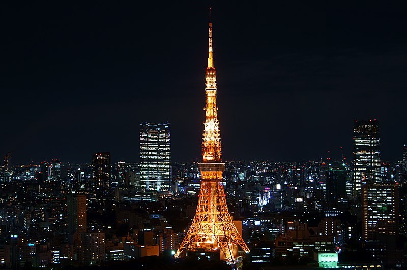 800px-201010-TokyoTower-illuminated-fromWTC.jpg